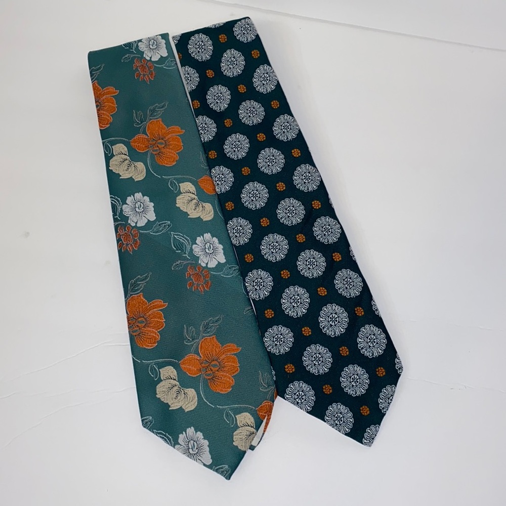 (2) Vintage 70's Polyester Tie Vibrant Floral Colors - Picture 1 of 5